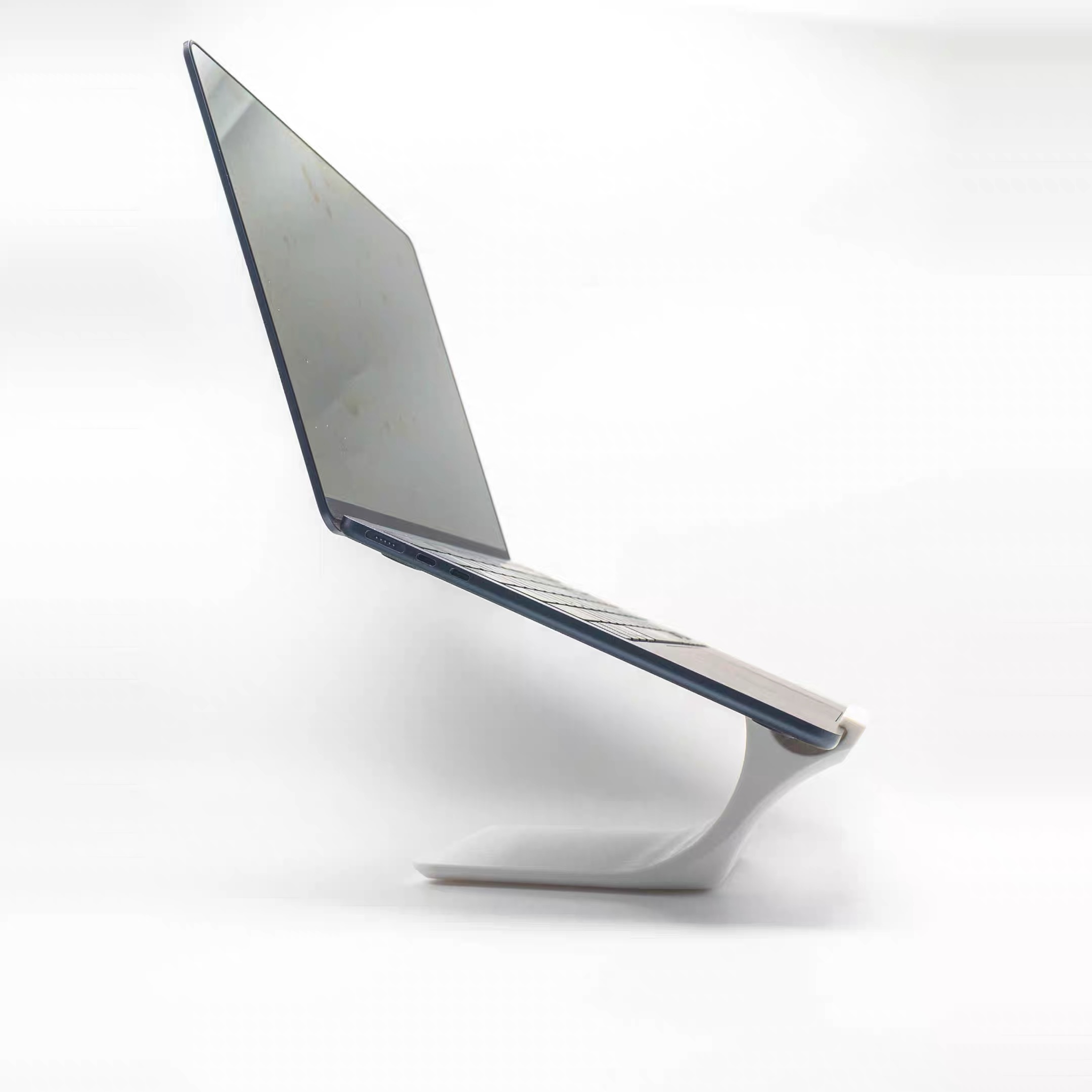 3D Printing Laptop Stand - Projekt do druku 3D, włókno węglowe